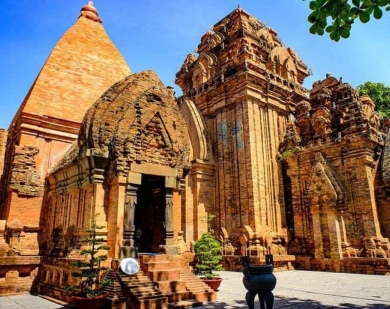 HÀ NỘI – NHA TRANG - ĐÀ LẠT - KDL LÀNG HOA VẠN THÀNH - THIỀN VIỆN TRÚC LÂM - QUẢNG TRƯỜNG LÂM VIÊN - NHA TRANG - TOUR 3 ĐẢO - CHÙA LONG SƠN - THÁP BÀ PONAGA – HÀ NỘI